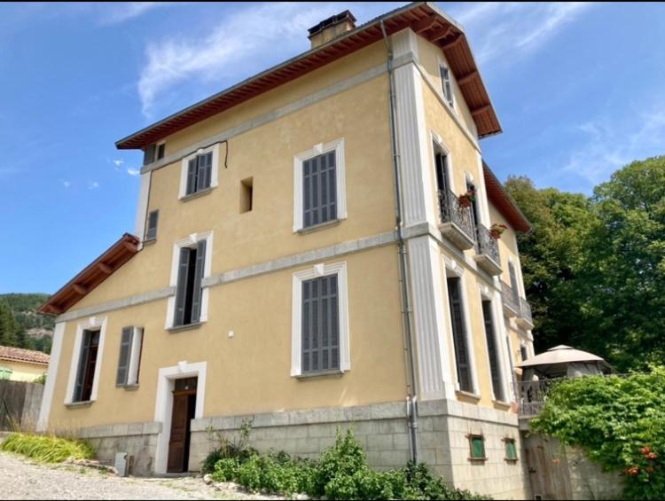 Charmant Appartement Dans Joli Village D'Annot Exteriér fotografie