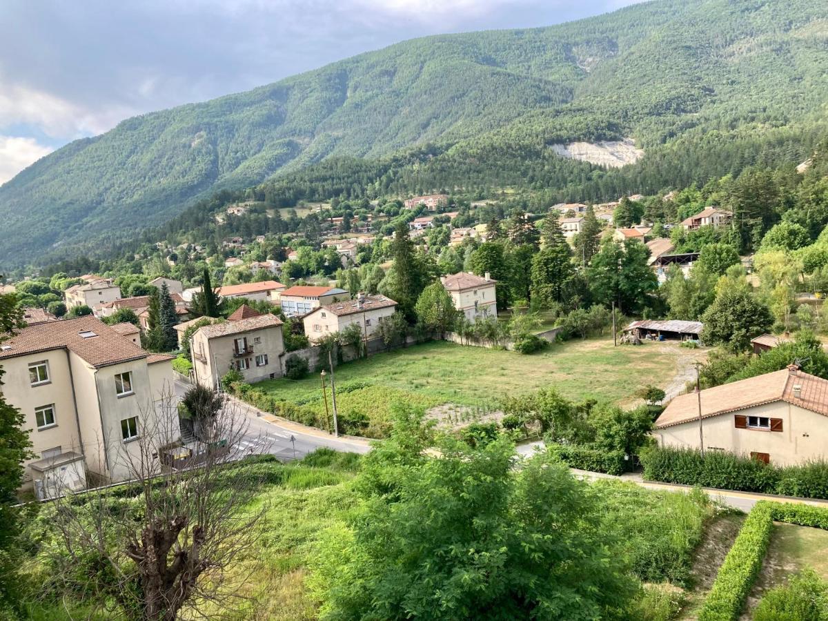 Charmant Appartement Dans Joli Village D'Annot Exteriér fotografie